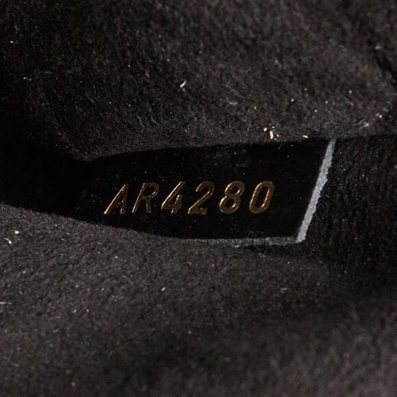 Louis Vuitton Black Epi Leather Twist MM Bag - Picture 11 of 12